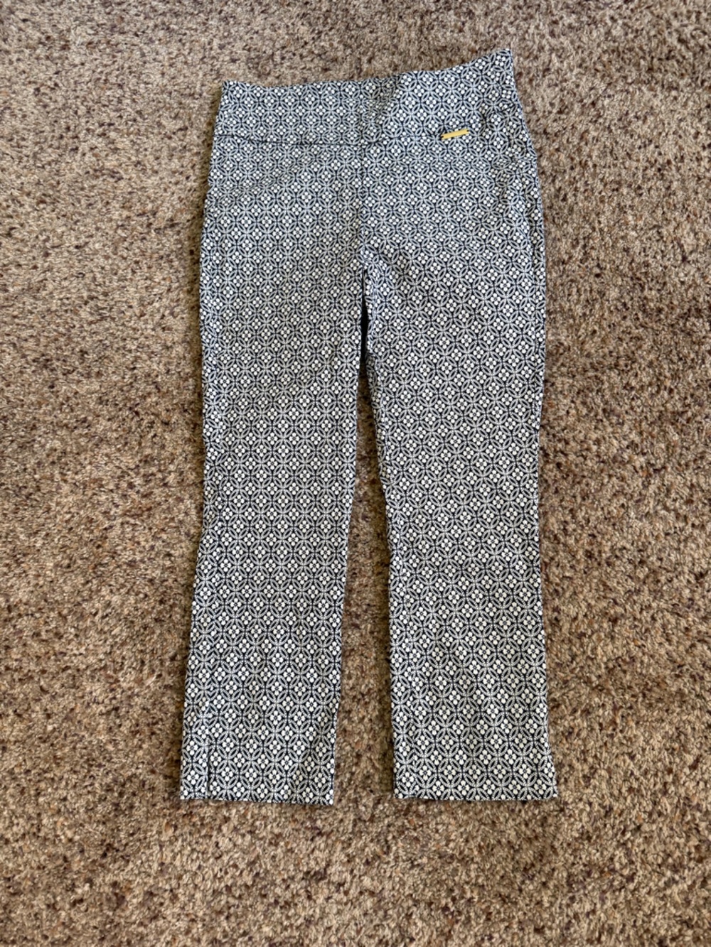 Black and White Geometric Crop Pants